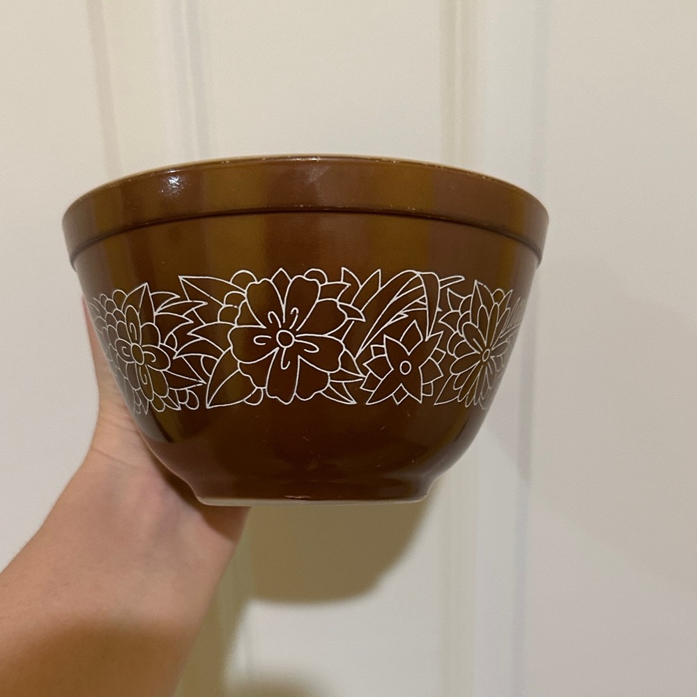 Pyrex 401 Woodland Brown Mixing Bowl with Floral Design - Picture 4 of 6